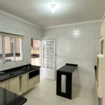 Indaiatuba- Villagio de Itaici- Venda - terreno 150,00 ms - construida 144, 15 ms - 3 dorms, 1 suite, sala, cozinha, wc - R$ 999.900,00 -Área de lazer conta com: Salão de festas - Piscina - Clube - Playground - Academia completamento bancário. Imóvel locado em setembro 2024, venda para investidor,