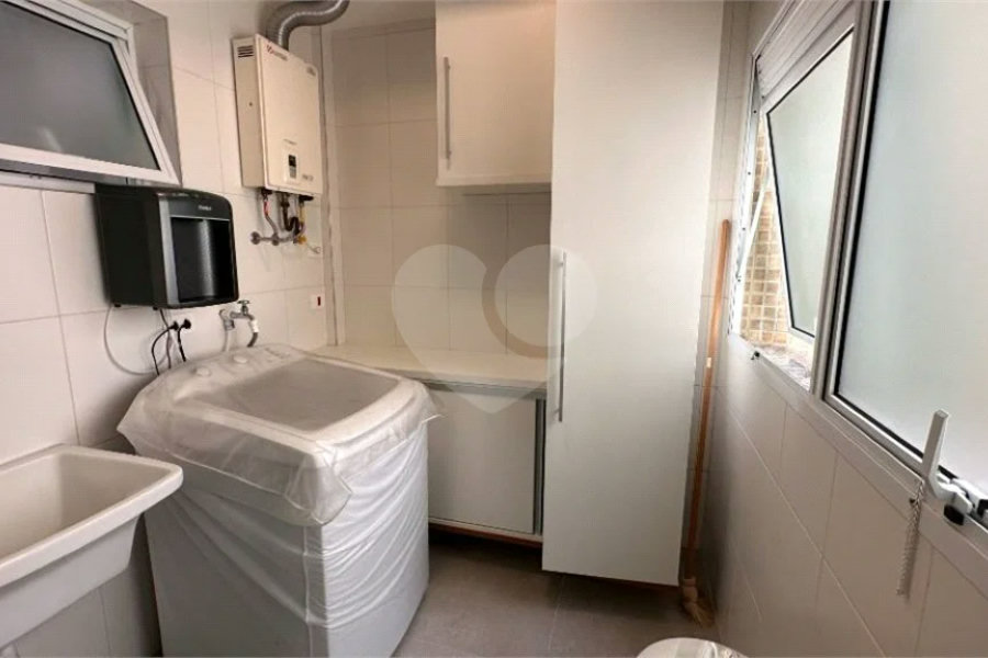 Apartamento à venda com 3 quartos, sendo 1 suíte,  em Riviera de São Lourenço, Bertioga, SP