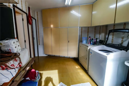 Sobrado à venda com 4 quartos, sendo 3 suítes, em Vila Sônia, São Paulo, SP