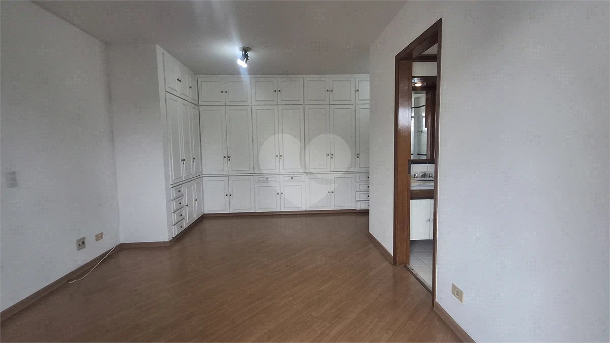 Apartamento para alugar com 4 quartos, sendo 3 suítes,  em Brooklin, São Paulo, SP