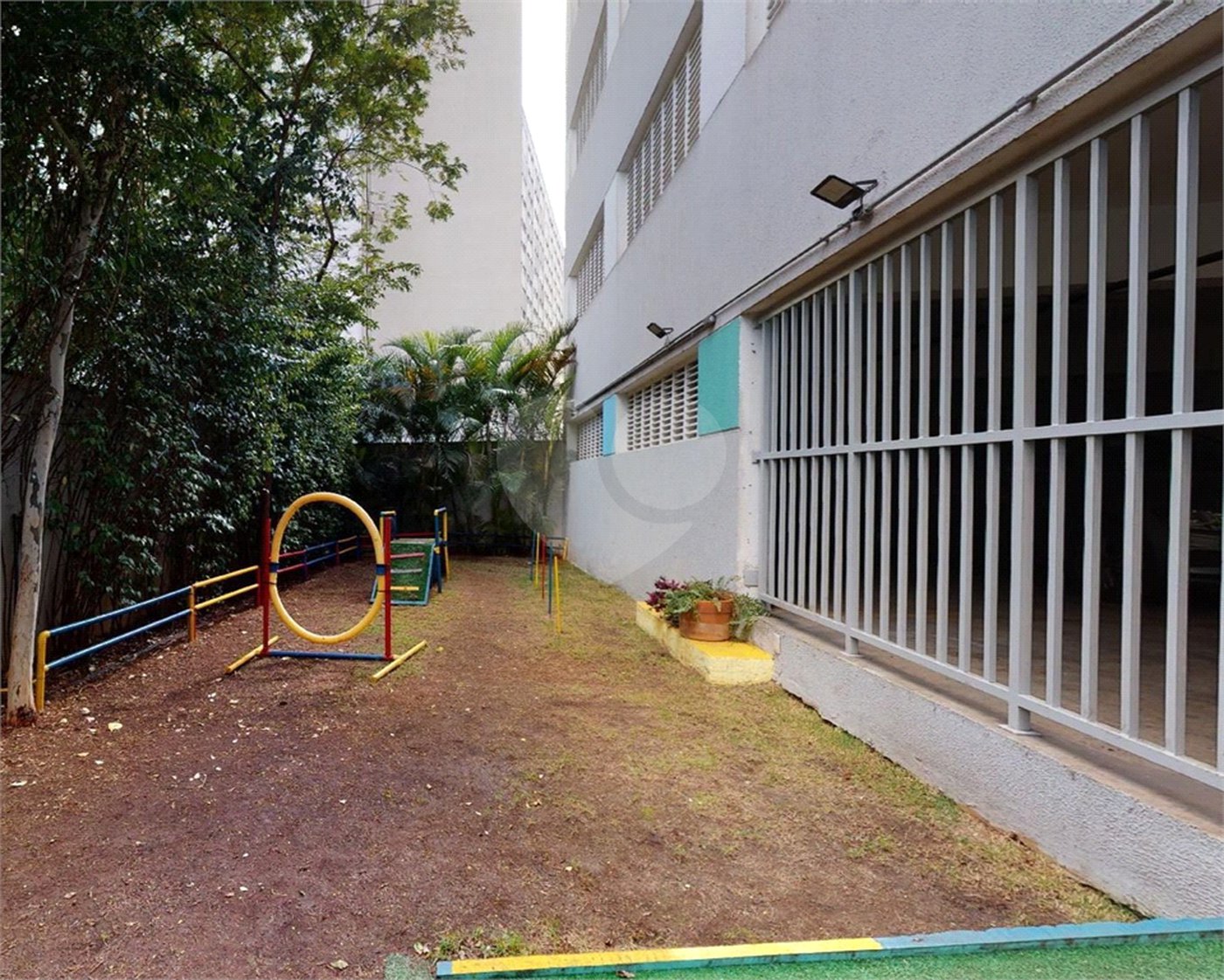 Apartamento Duplex com 1 Quarto e 2 Banheiros á Venda 60m² em Bela Vista - SP.
