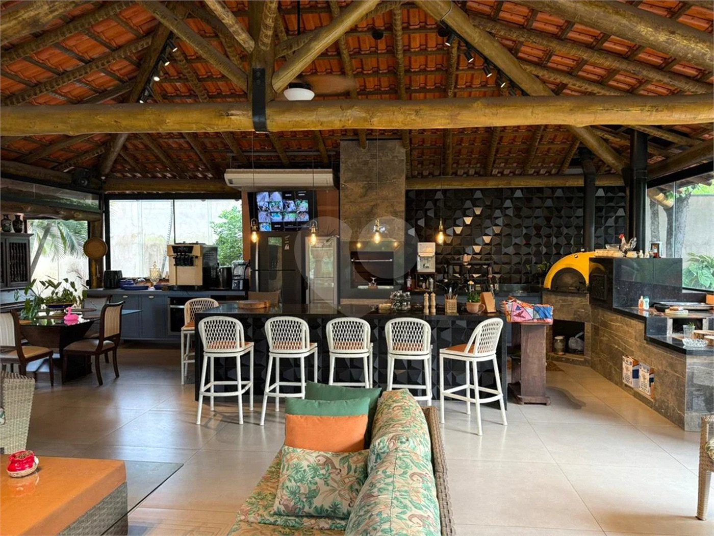 Chácara no Unileste, com espaço para eventos e cozinha industrial, na modalidade porteira fechada,