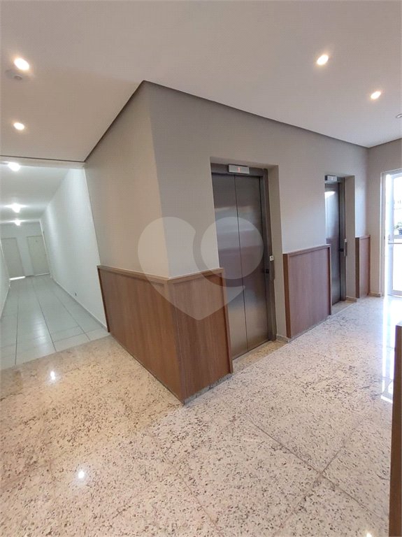 Apartamento no Condomínio Parque das Acácias.