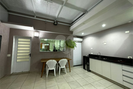 Sobrado Reformado à venda na Saúde c/160m2 - 3 Quartos/1 Suíte/2 Vagas de garagem