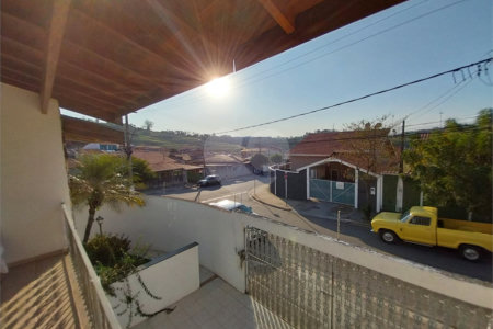 Sobrado à venda com 5 quartos, sendo 1 suíte,  em Terra Nobre, Louveira, SP
