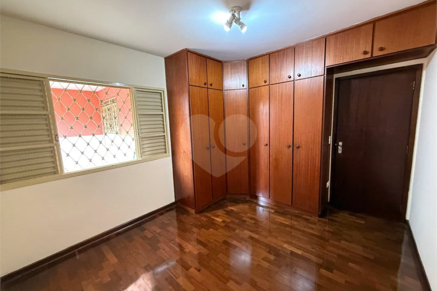 Excelente Casa de Esquina na Vila Monteiro – Oportunidade para Moradia ou Comércio