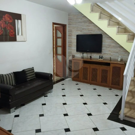 Sobrado à venda com 212 m², 2 quartos (suítes), 3 banheiros e 2 vagas de garagem, em São Caetano do Sul