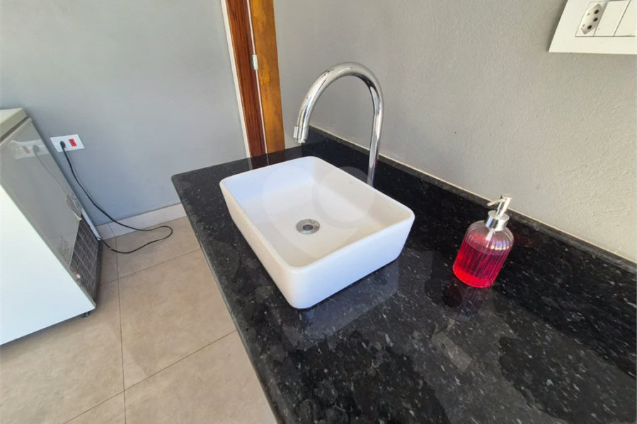 Dois imóveis em um terreno de 300 m² (12 x 25) - Com acesso independente