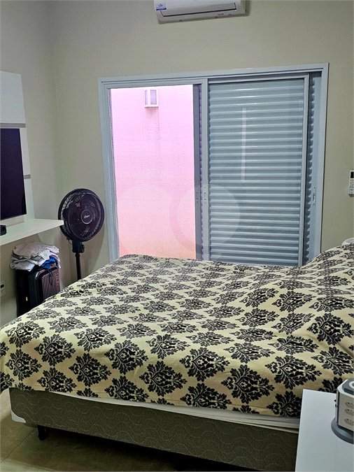 Casa á venda no condomínio Damha I