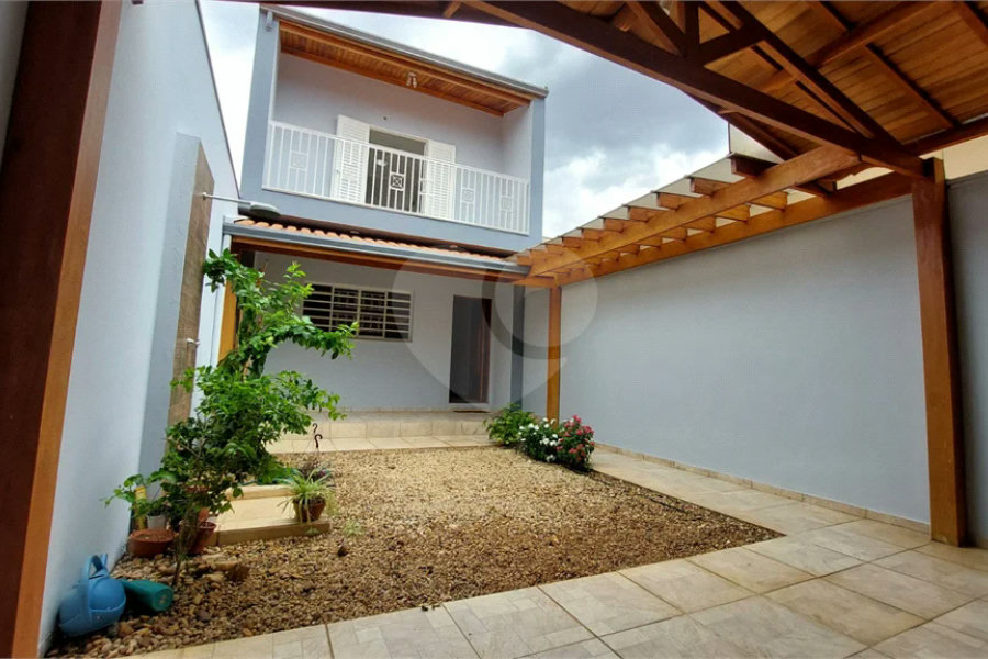 Casa a venda no Bairro Astúrias em Piracicaba - SP.