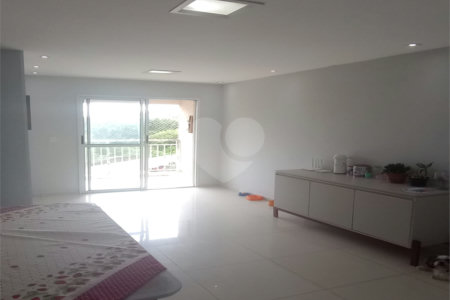 Apartamento à Venda – Condomínio Vila Verde Sabará 3 dormitórios 1 suíte.