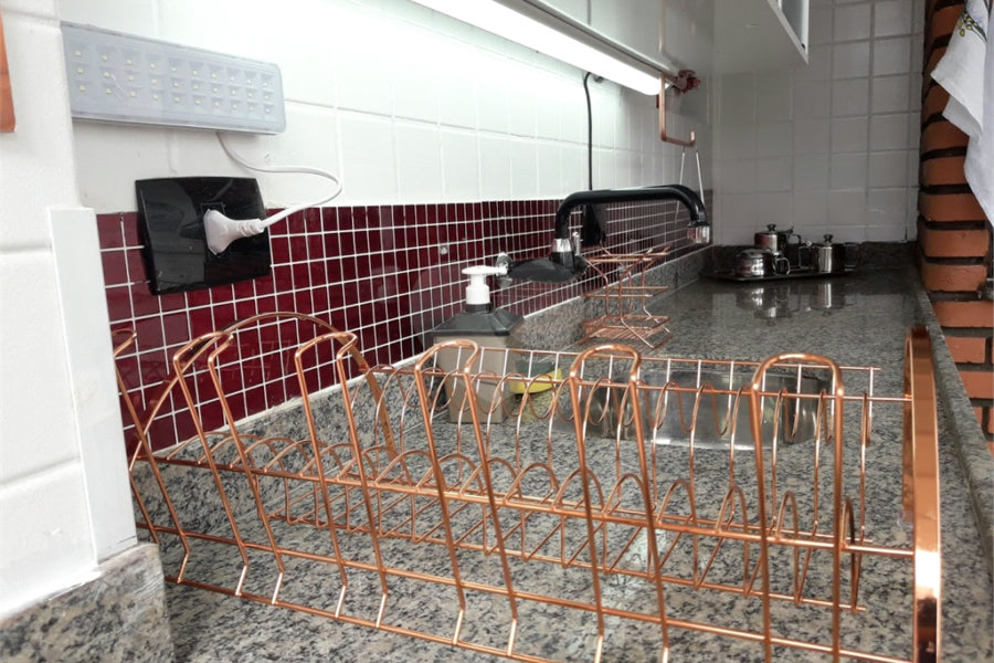 COBERTURA COM PISCINA E CHURRASQUEIRA NA CASA VERDE.