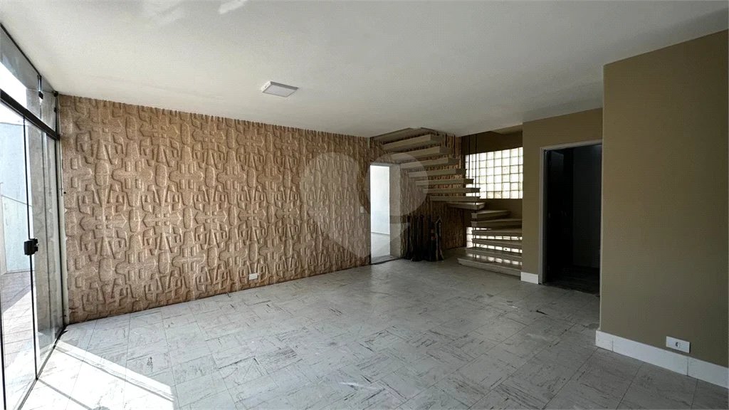 Casa Comercial disponível para venda e locação no Bairro Cidade Jardim em Piracicaba - SP.