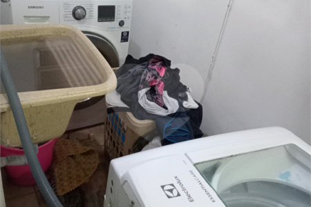 Casa térrea de 90² no Campo Belo com 2 dormitórios e vaga de garagem