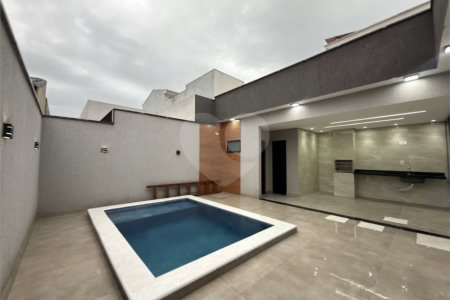 Casa Linear 3 quartos com 1 suíte, área de lazer