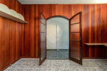 Casa a venda na Moóca 250m² três dormitórios sendo uma suíte duas vagas de garagem.