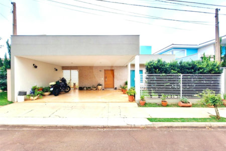 Casa á venda no residencial Eldorado.