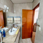 Casa residencial com ponto comercial a venda no Centro
