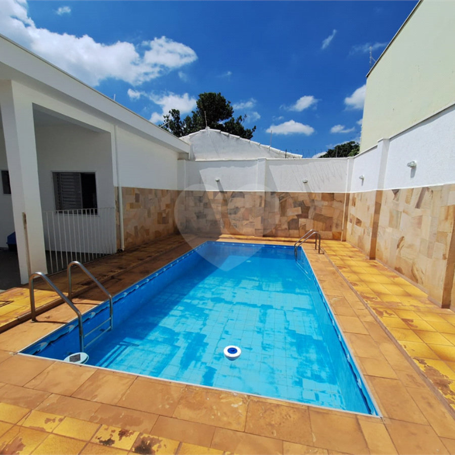 Casa à venda com 2 dormitórios á venda.