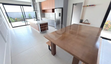Casa à venda ou para alugar com 3 suítes no condomínio Villa Bela Vista, Piracicaba - SP