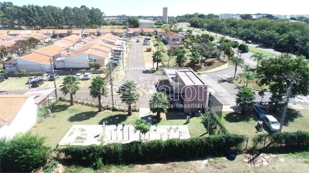 Casa Térrea no Condomínio Moradas II.