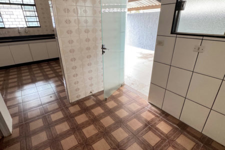 Casa para alugar com 3 quartos, sendo 1 suíte,  em Santos Dumont, Três Lagoas, MS