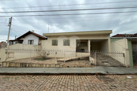 Casa a venda na Cidade Jardim com 3 dormitorios e 1 suite