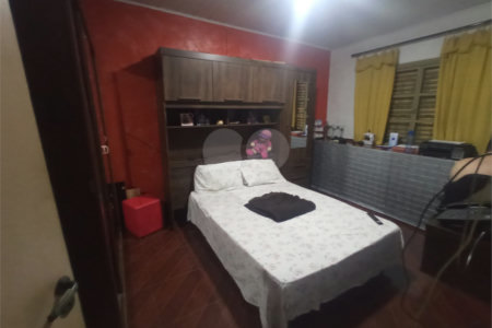 Casa com 60m², 2 dormitórios, 2 vagas, à venda na Vila Fachini