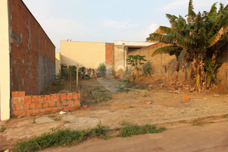 Terreno com 250,00 m² de área total. Terreno .