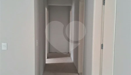 Apartamento à venda com 3 quartos, sendo 1 suíte,  no Centro, Poços de Caldas, MG