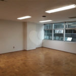 Conjunto Comercial na Av. Paulista, Anexo ao Metrô Brigadeiros