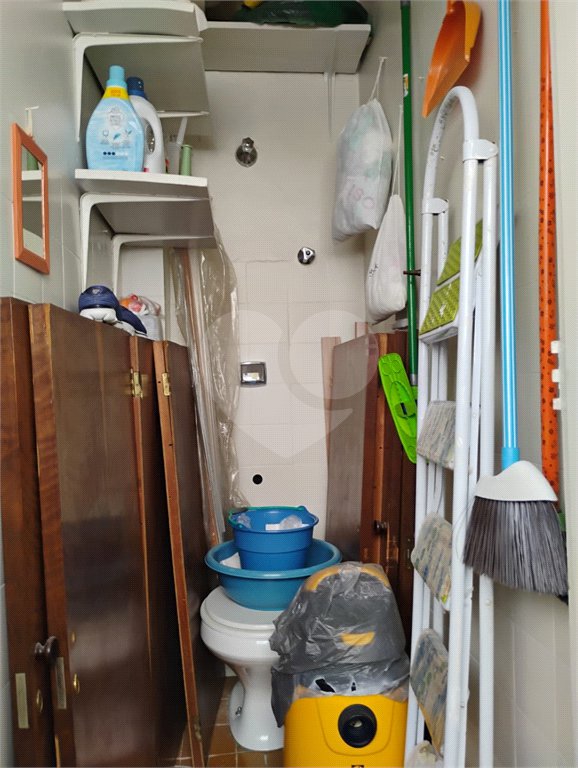 Vende-se apartamento no Jardim Aeroporto com 03 dormitórios