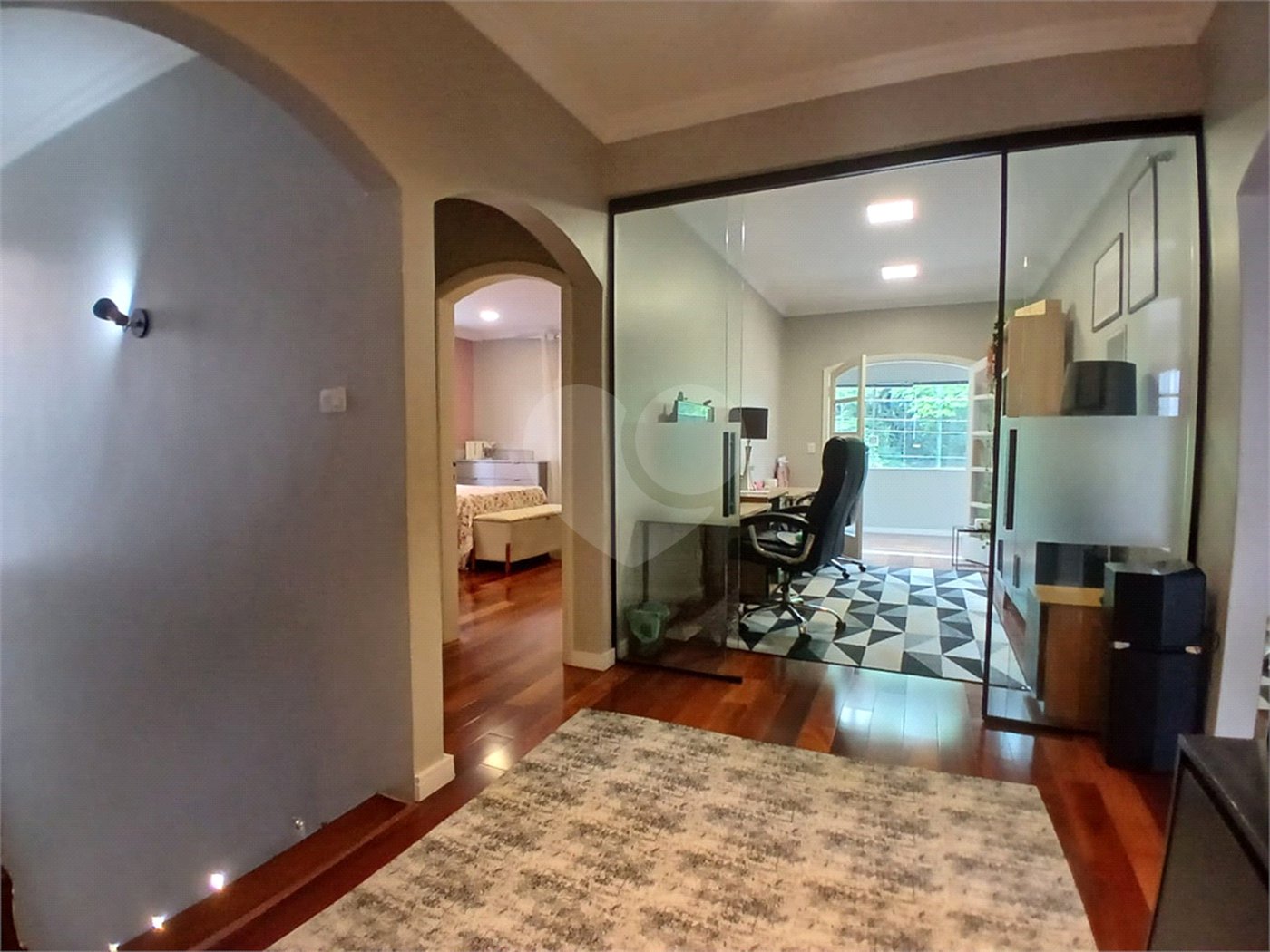 Oportunidade No Alto de Pinheiros Ótimo Sobrado com 352m² de A.C, frente para uma bela Praça.