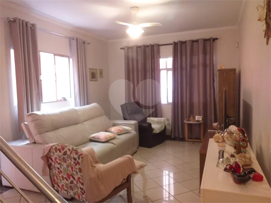 Vende-se Lindo Sobrado na Vila Santa Catarina