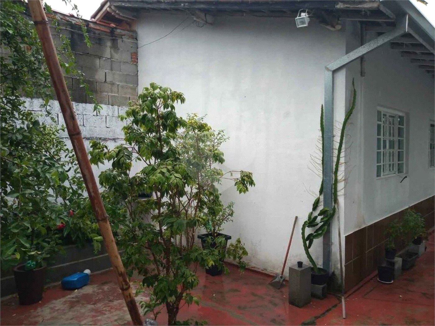 CASA A VENDA NO BAIRRO SANTA MARIA COM 3 DORMITORIOS, 1 BANHEIRO, 2 VAGAS, JACAREÍ/SP.