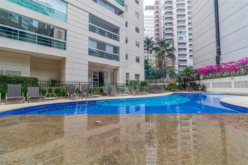 Cobertura à venda com 3 suítes em Vila Olímpia, São Paulo, SP