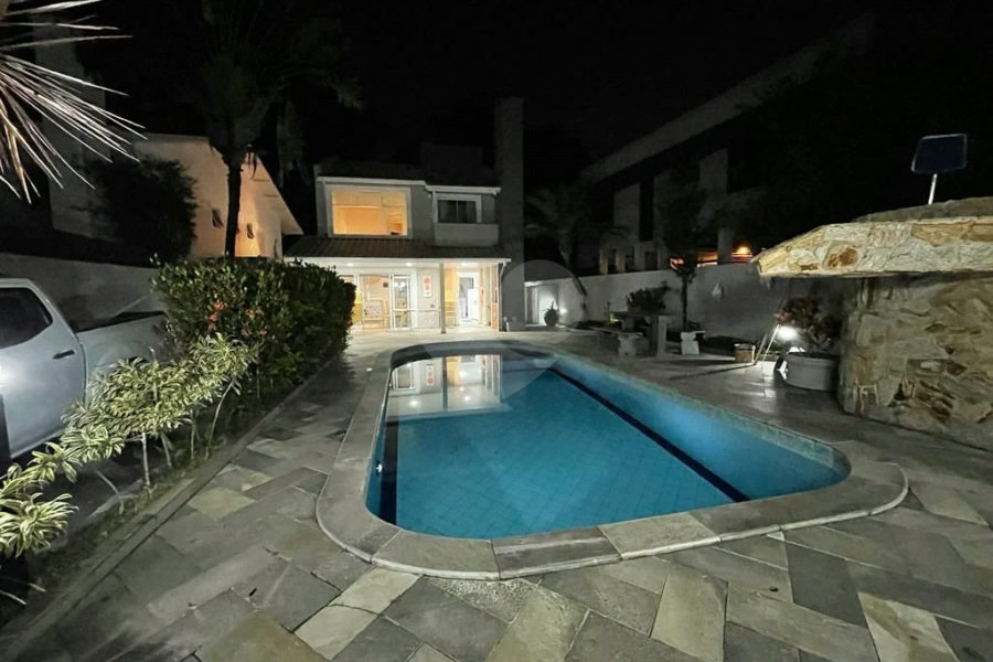 Casa à venda com 3 quartos, sendo 1 suíte, em Riviera de São Lourenço, Bertioga, SP