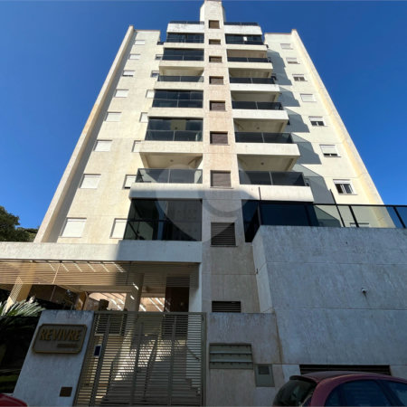 Apartamento mobiliado com 2 dormitórios sendo 1 suíte