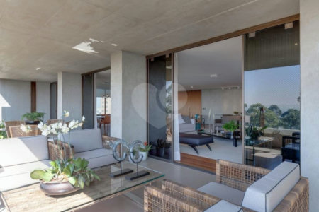 Apartamento reformado de 511m2 à venda com 4 suítes e 3 vagas no Morumbi