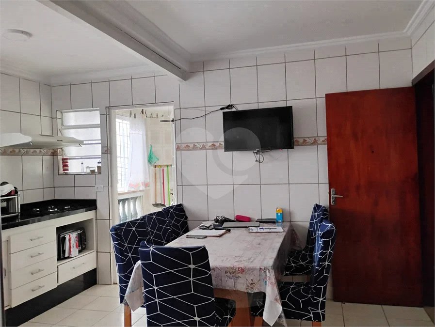 Vende-se casa na Vila Santa Catarina - Excelente oportunidade para investimento e geração de renda
