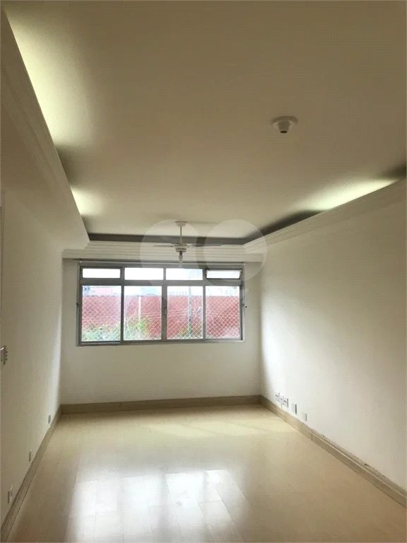 Espaço e Segurança no Bom Retiro: Apartamento de 100 m² com Infraestrutura Completa