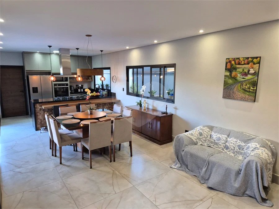 Casa de Alto Padrão para Alugar com Lazer Completo, Tecnologia e Sustentabilidade