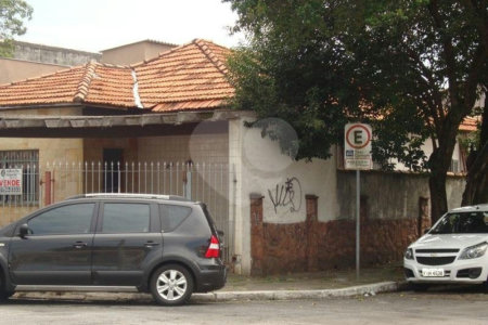 Oportunidade! Casa 3 dormitórios, 2 banheiros, 1 Sala e 4 Vagas