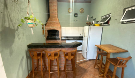 Casa à venda com 3 quartos, sendo 1 suíte, em Vila São José, São Carlos, SP