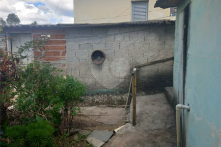 Casa à venda em Atibaia com edícula e outras construções nos fundos, ótimo para investidores, excelente localização