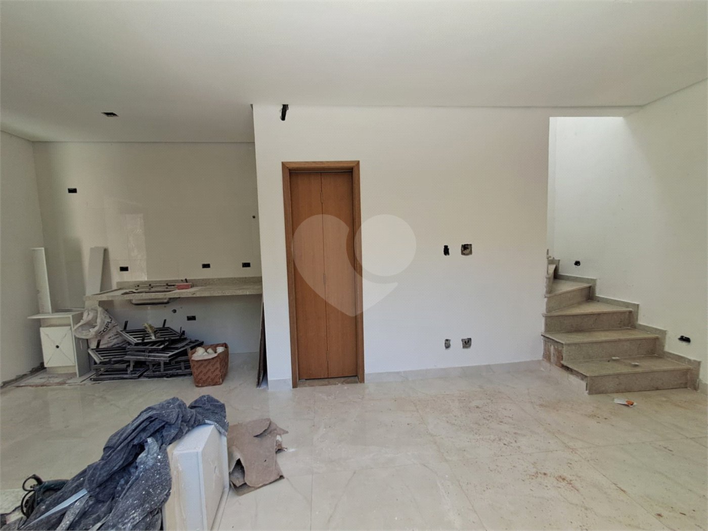 Sobrado Novo com 2 suítes e 2 vagas - Penha