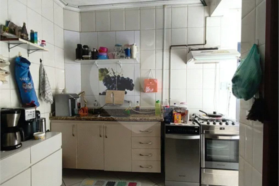 Casa térrea com excelente localização, próxima à Avenida Engenheiro Caetano Álvares.
