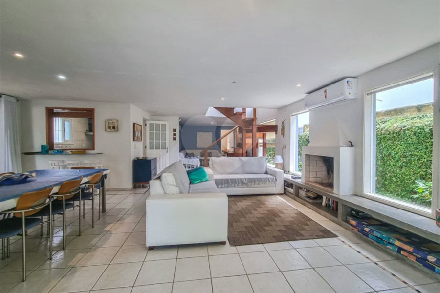 Casa à venda com 6 quartos, sendo 4 suítes,  em Riviera de São Lourenço, Bertioga, SP