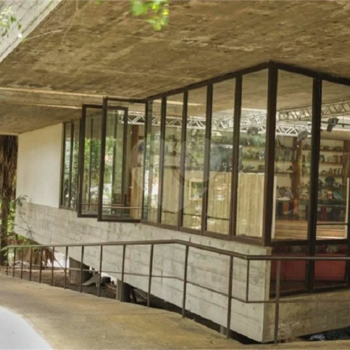 Casa Térrea à venda com 5 quartos, sendo 3 suítes, em Interlagos, São Paulo, SP