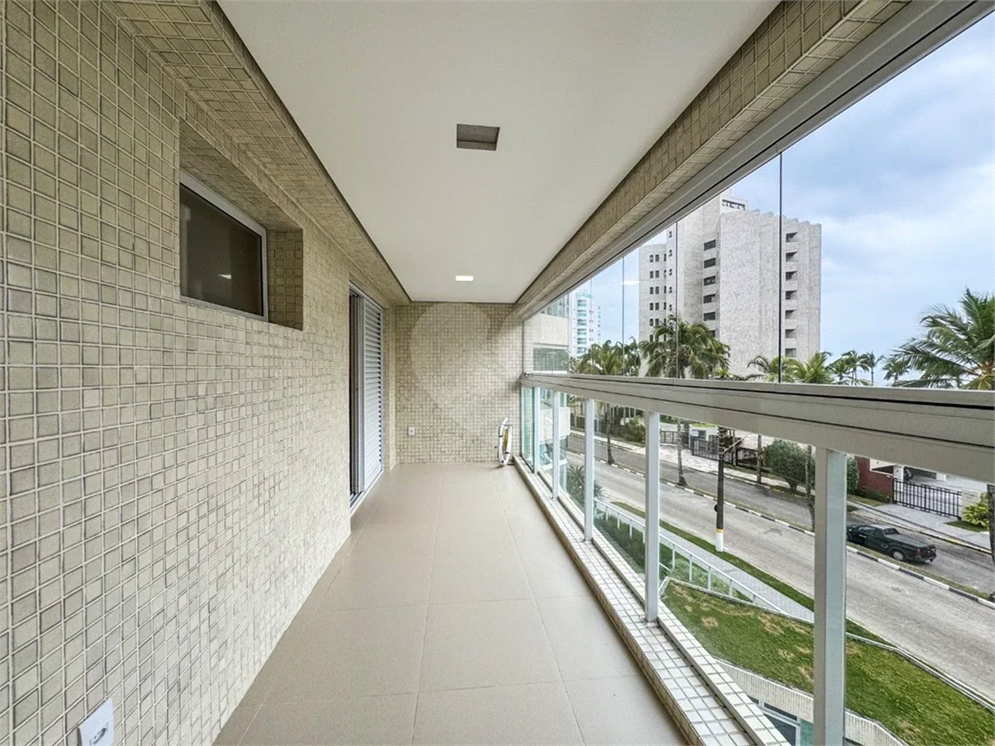 Apartamento à venda com 3 suítes em Riviera de São Lourenço, Bertioga, SP
